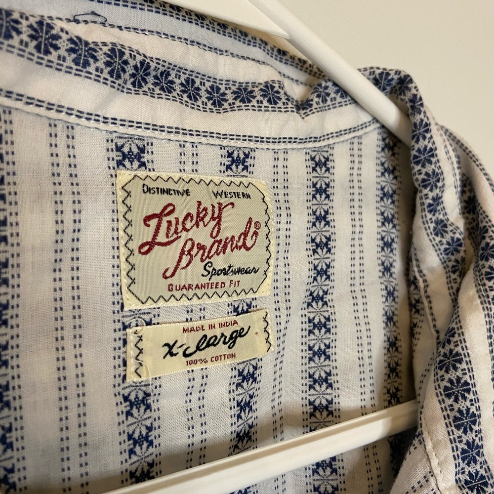 ☘️Lucky Brand Woman’s Button Down Long-Sleeve - Picture 3 of 7